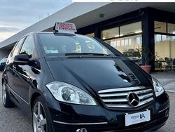 Nero Usata 2011 Mercedes A200 Tre volumi | 7500 € (Molto cara)