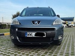 Grigio Usata 2011 Peugeot Partner Monovolume | 4200 € (Buon prezzo)