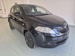 Nero metallizzato Usata 2024 Lancia Ypsilon S Due volumi | 14.500 € (Buon prezzo)