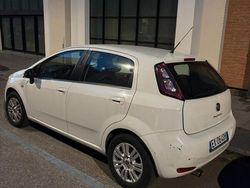 Bianco Usata 2014 Fiat Punto Lounge Due volumi | 6000 € (Buon prezzo)