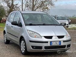 Grigio Usata 2009 Mitsubishi Colt Invite Tre volumi | 2900 € (Buon prezzo)