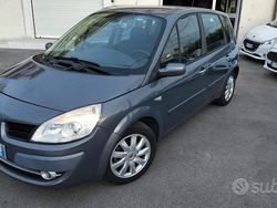 Usata 2007 Renault Scénic II Monovolume | 2700 € (Cara)