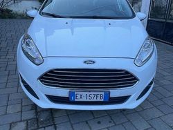 Bianco Usata 2014 Ford Fiesta Titanium Due volumi | 7500 € (Buon prezzo)