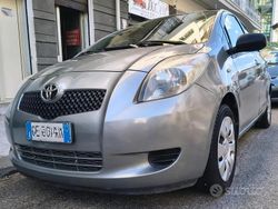 Grigio Usata 2006 Toyota Yaris Tre volumi | 3499 €