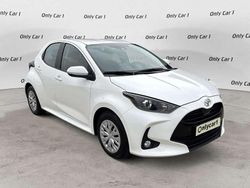Bianco Usata 2023 Toyota Yaris Active Tre volumi | 13.890 € (Buon prezzo)