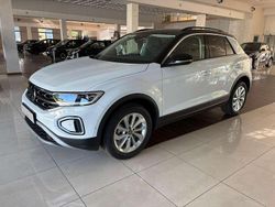 Bianco Nuova 2025 VW T-Roc Life SUV | 30.500 € (Buon prezzo)