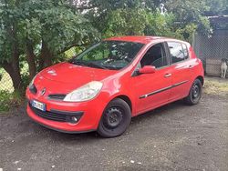 Rosso Usata 2007 Renault Clio III LE Tre volumi | 1000 € (Ottimo prezzo)