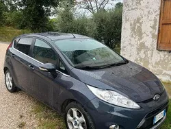 Usata 2011 Ford Fiesta Titanium Due volumi | 4000 € (Buon prezzo)