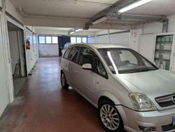 Argento Usata 2006 Opel Meriva Cosmo Monovolume | 2500 € (Buon prezzo)