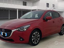 Rosso Usata 2015 Mazda 2 Tre volumi | 6500 € (Buon prezzo)
