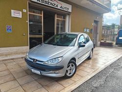 Grigio Usata 2005 Peugeot 206 Tre volumi | 2500 € (Cara)