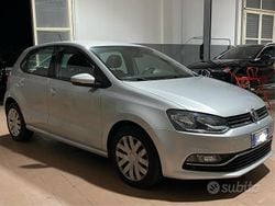 Grigio Usata 2017 VW Polo Comfortline Tre volumi | 9900 € (Ottimo prezzo)