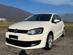 Usata 2011 VW Polo Comfortline Tre volumi | 7000 € (Molto cara)