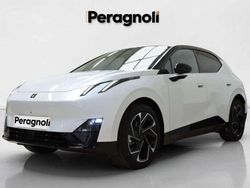 Grigio Nuova 2025 Lynk & Co 02 Tre volumi | 28.495 €