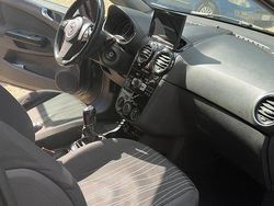 Grigio Usata 2011 Opel Corsa Tre volumi | 4500 € (Buon prezzo)