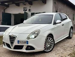Bianco Usata 2012 Alfa Romeo Giulietta Exclusive Tre volumi | 2790 € (Buon prezzo)