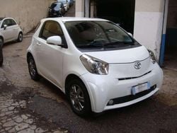 Bianco Usata 2013 Toyota iQ Active Due volumi | 10.700 € (Ottimo prezzo)