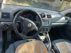 Usata 2006 VW Golf V Tre volumi | 2000 € (Buon prezzo)