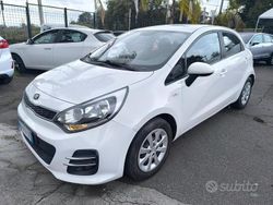 Bianco Usata 2015 Kia Rio Active Tre volumi | 7600 € (Cara)