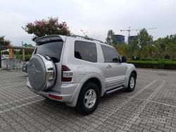 Grigio Usata 2003 Mitsubishi Pajero SUV | 15.000 € (Molto cara)