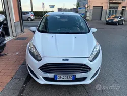 Bianco Usata 2015 Ford Fiesta Titanium Due volumi | 4900 € (Buon prezzo)