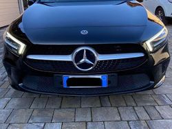 Nero Usata 2020 Mercedes A160 Tre volumi | 22.000 € (Buon prezzo)