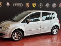 Argento Usata 2009 Renault Modus Dynamique Monovolume | 2990 € (Ottimo prezzo)