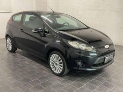 Nero Usata 2010 Ford Fiesta Due volumi | 3950 € (Cara)