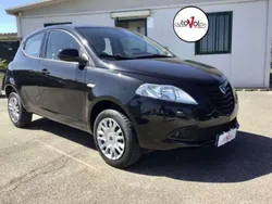 Nero Usata 2015 Lancia Ypsilon Due volumi | 7990 € (Buon prezzo)