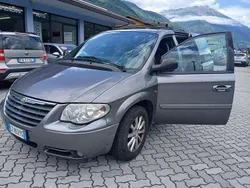 Argento Usata 2006 Chrysler Voyager Monovolume | 2200 € (Ottimo prezzo)