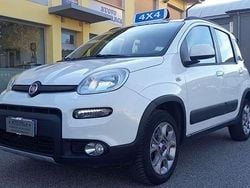 Bianco pastello Usata 2016 Fiat Panda 4x4 Due volumi | 9990 € (Buon prezzo)