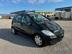 Nero Usata 2011 Mercedes A160 Elegance Tre volumi | 3100 € (Buon prezzo)