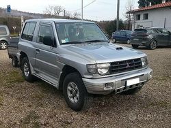 Grigio Usata 2004 Mitsubishi Pajero SUV | 8999 € (Molto cara)