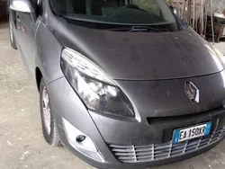 Usata 2010 Renault Grand Scénic III Monovolume | 2200 €