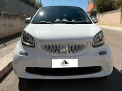 Bianco Usata 2015 Smart ForTwo Coupé Prime Due volumi | 7350 € (Buon prezzo)