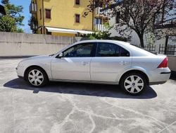 Grigio Usata 2003 Ford Mondeo Ghia Tre volumi | 3000 € (Buon prezzo)