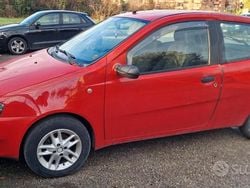 Usata 2002 Fiat Punto Tre volumi | 1500 € (Buon prezzo)