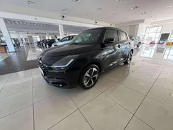 Nero Nuova 2025 Suzuki Swift Tre volumi | 19.900 € (Molto cara)
