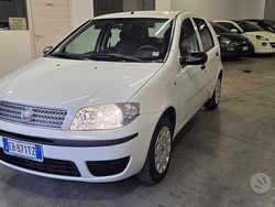Bianco Usata 2010 Fiat Punto Active Tre volumi | 3290 € (Buon prezzo)