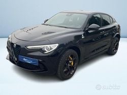 Nero metallizzato Usata 2021 Alfa Romeo Stelvio Quadrifoglio SUV | 45.600 € (Buon prezzo)
