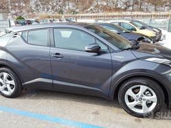 Grigio Usata 2019 Toyota C-HR Active SUV | 14.500 € (Ottimo prezzo)