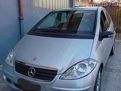 Grigio Usata 2006 Mercedes A180 Classic Monovolume | 2600 € (Buon prezzo)