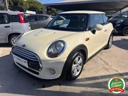 Bianco(met.) Usata 2015 Mini Cooper Due volumi | 13.500 € (Buon prezzo)