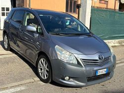 Argento Usata 2009 Toyota Verso Monovolume | 5900 € (Ottimo prezzo)