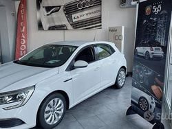 Bianco Usata 2018 Renault Mégane IV Life Tre volumi | 9900 € (Super prezzo)