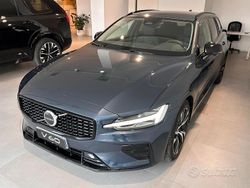 Denim blu Nuova 2025 Volvo V60 Plus Station wagon | 41.800 € (Super prezzo)