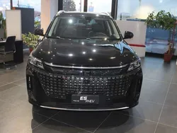 Black met Nuova 2025 DFSK E5 SUV | 36.800 €