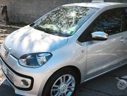 Argento Usata 2015 VW up! high up! Due volumi | 6000 € (Ottimo prezzo)