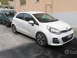 Bianco Usata 2016 Kia Rio Due volumi | 9000 € (Buon prezzo)