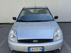 Usata 2005 Ford Fiesta Tre volumi | 3500 € (Cara)